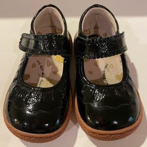 Livie & Luca black patent Mary janes! Never worn. Velcro. Size 6.